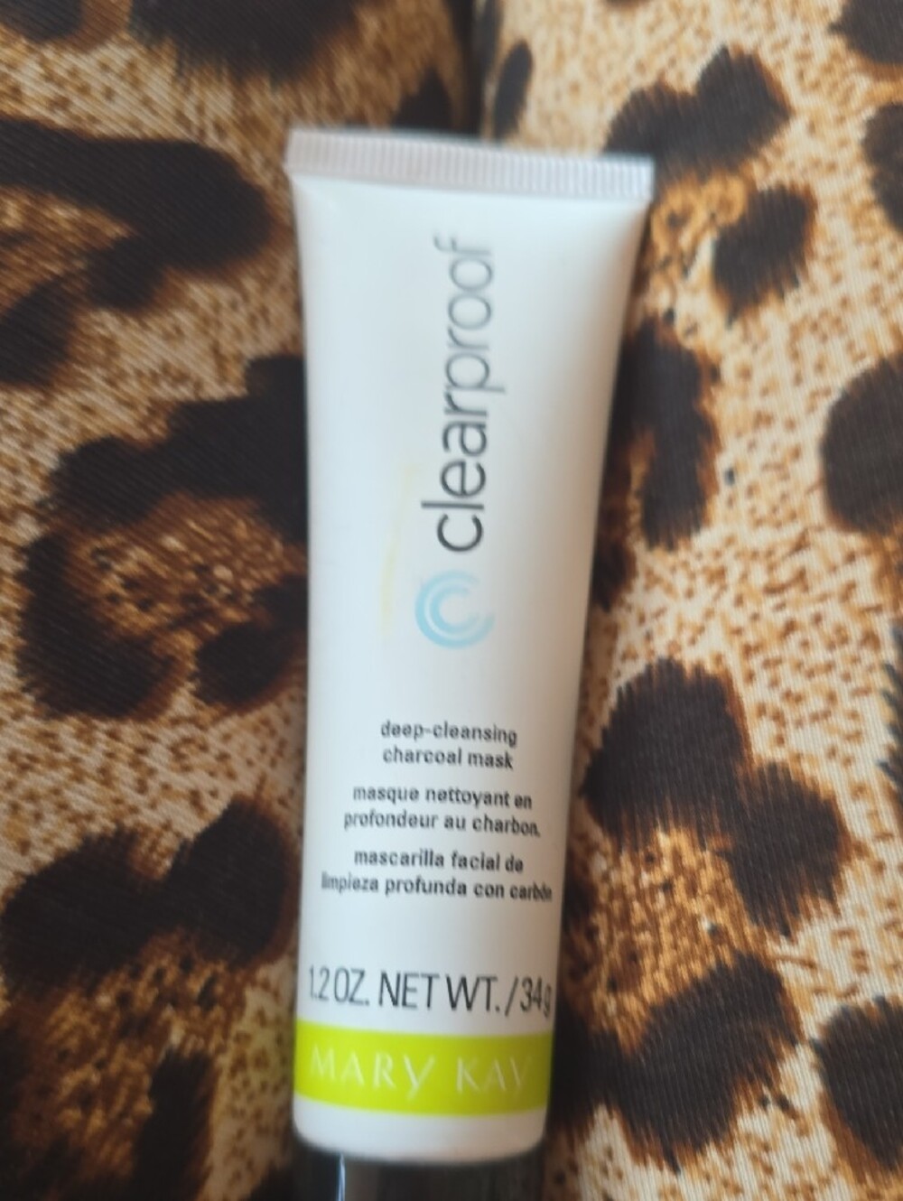 Mary Kay Clearproof Deep-Cleansing Charcoal Mask Tubes - White & Green Accents - Picture 3 of 3